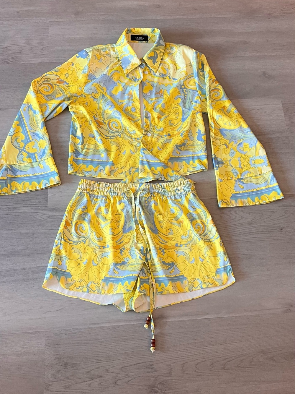 AKIRA Yellow and Light Blue Paisley Drawstring Athletic Shorts set